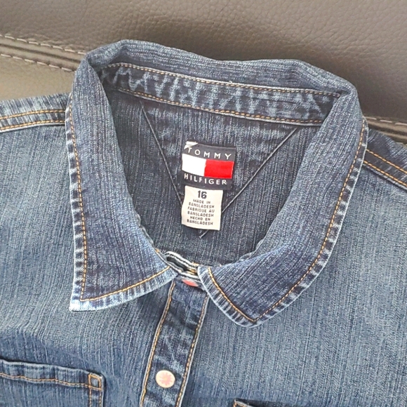 Tommy Hilfiger Denim Dress (Girls Size 16) - Picture 2 of 4